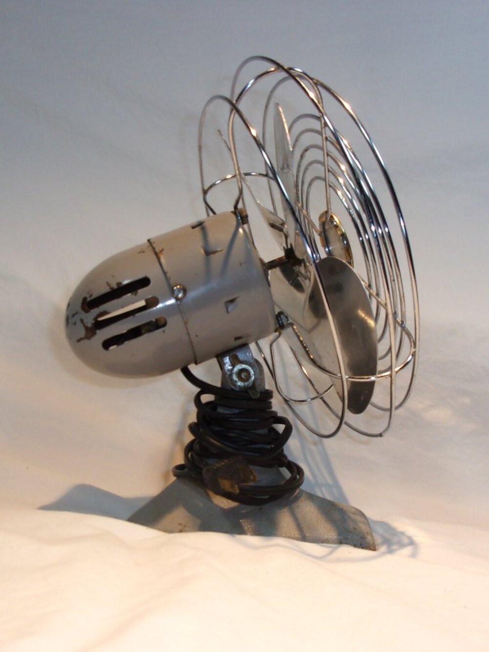 VINTAGE 8' MANNING BOWMAN MODEL 08506 ELECTRIC FAN BY MCGRAW EDISON CO. "WORKS" - Picture 7 of 7
